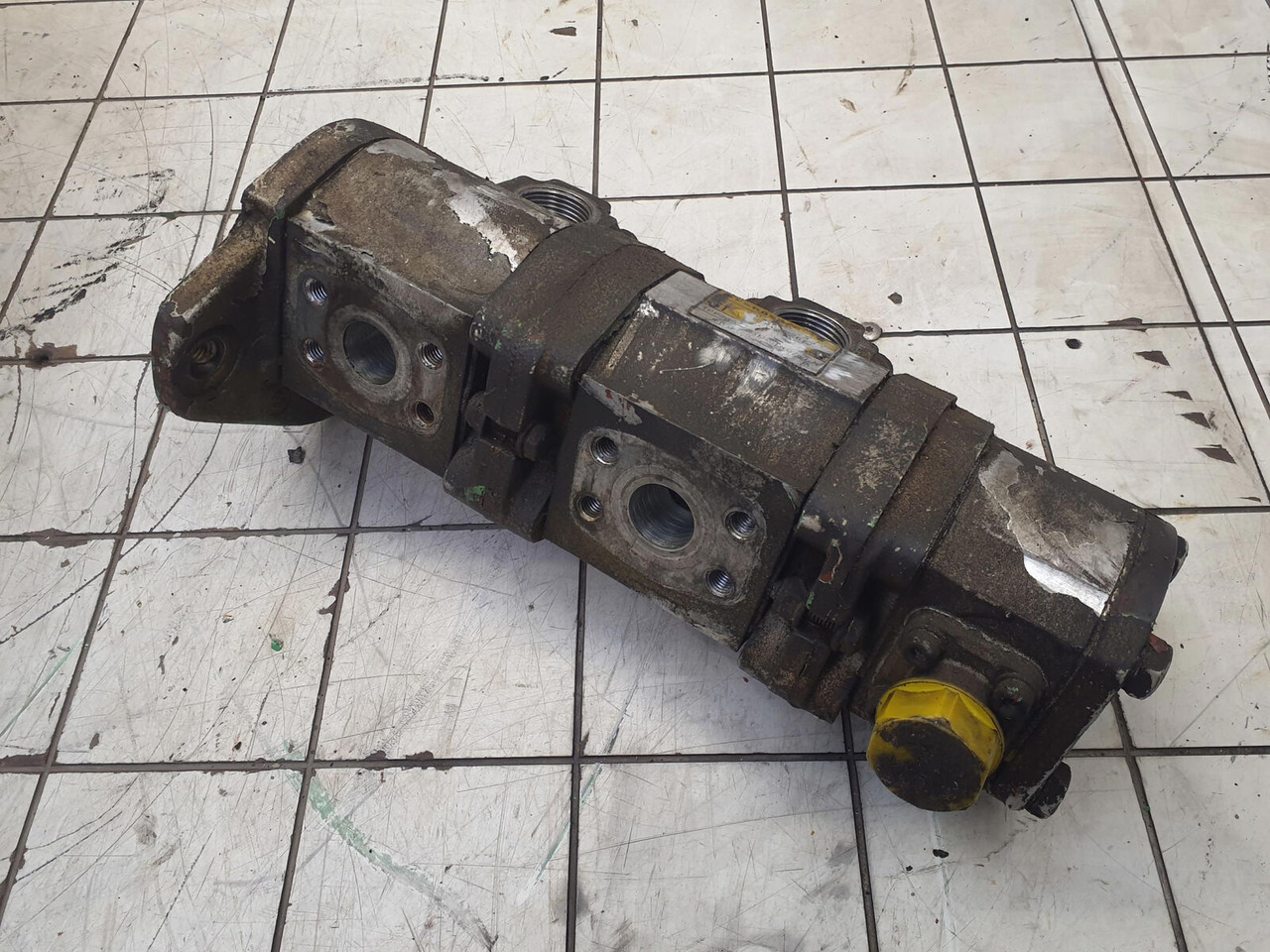 Krupp KMK 5100 3 way gear pump - Bomba hidráulica para Autogrúa: foto 2 Krupp KMK 5100 3 way gear pump - Bomba hidráulica para Autogrúa: foto 2