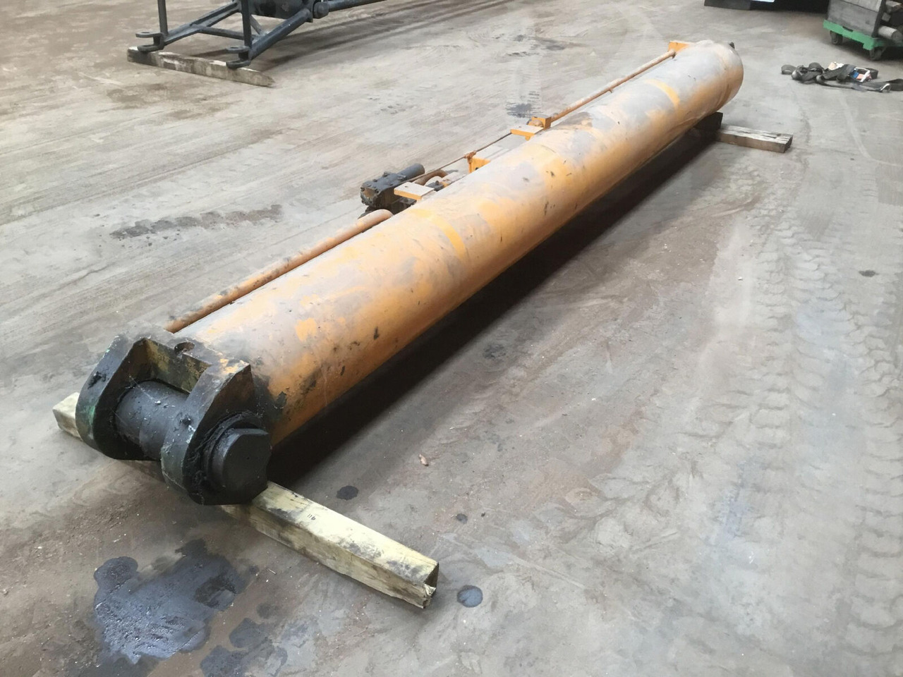 Krupp KMK 5100 boom cylinder - Cilindro hidráulico para Autogrúa: foto 1 Krupp KMK 5100 boom cylinder - Cilindro hidráulico para Autogrúa: foto 1