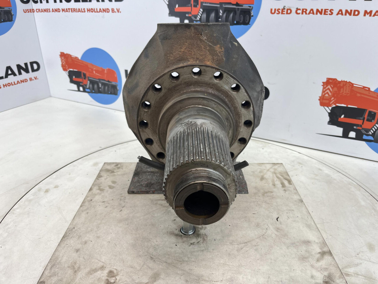 Liebherr LTM 1035 Steering knuckle 16 holes axle 1 - Mangueta para Autogrúa: foto 2 Liebherr LTM 1035 Steering knuckle 16 holes axle 1 - Mangueta para Autogrúa: foto 2