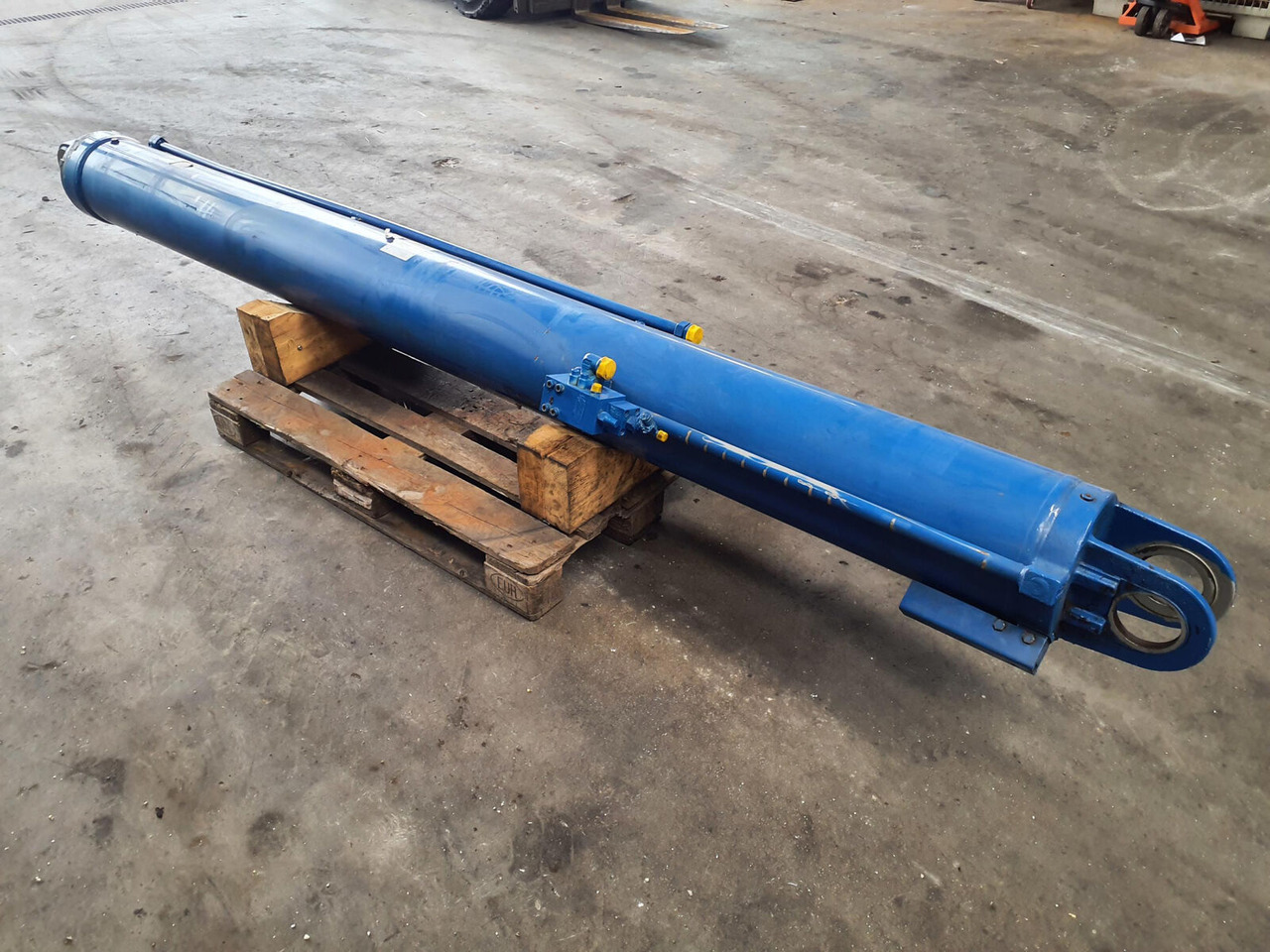 Liebherr LTM 1050-3.1 boom cylinder - Cilindro hidráulico para Grúa: foto 1 Liebherr LTM 1050-3.1 boom cylinder - Cilindro hidráulico para Grúa: foto 1