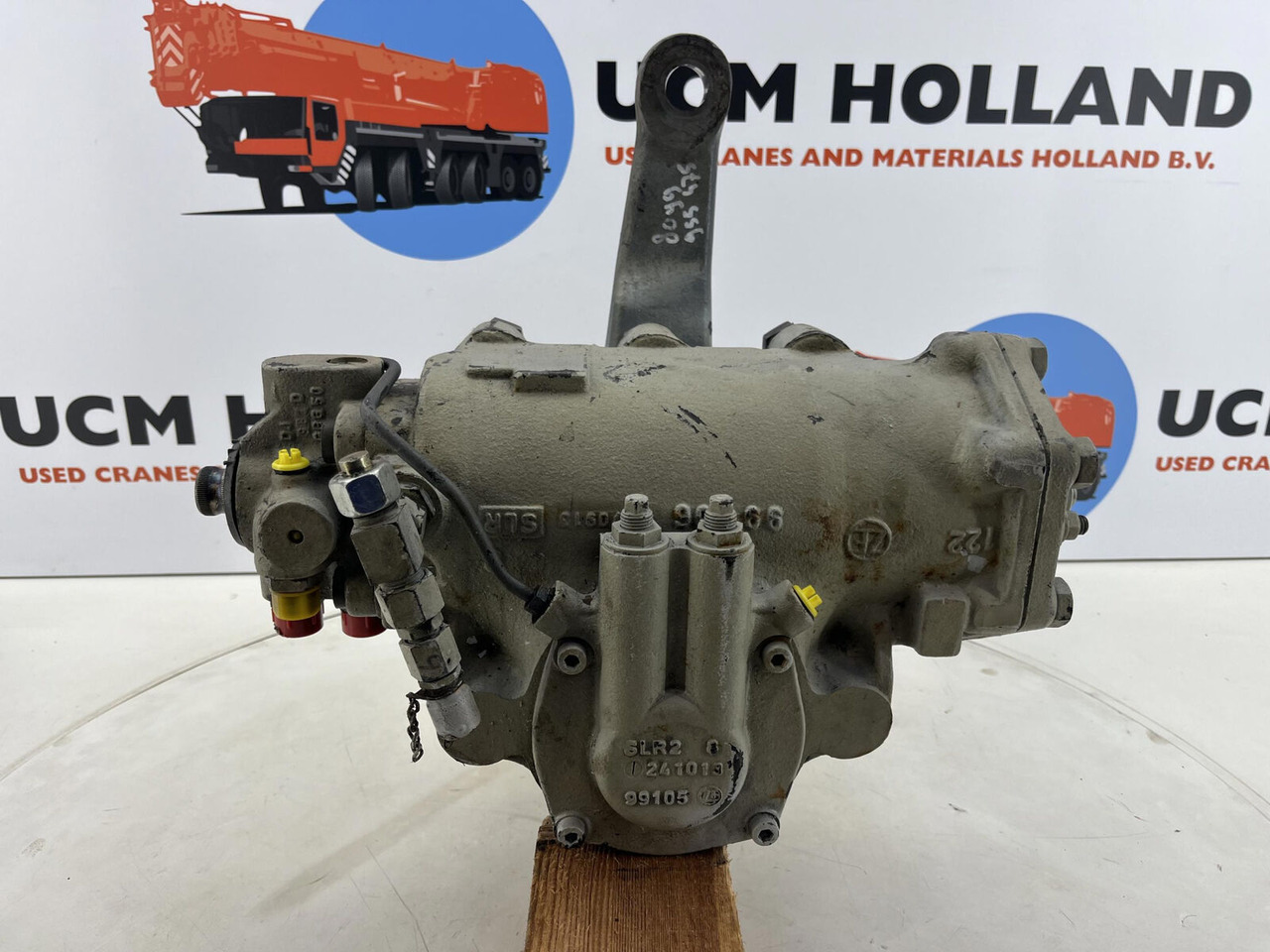 Liebherr LTM 1060-3 steering box - Caja de dirección para Grúa: foto 5 Liebherr LTM 1060-3 steering box - Caja de dirección para Grúa: foto 5