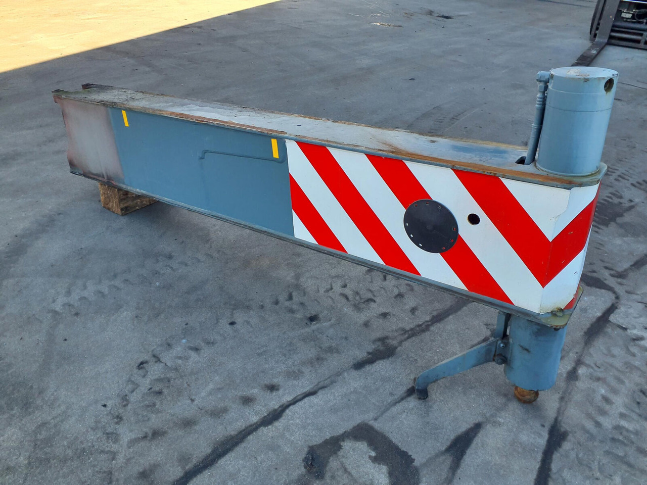 Liebherr LTM 1070-4.1 outrigger beam complete rear - Suspensión para Autogrúa: foto 1 Liebherr LTM 1070-4.1 outrigger beam complete rear - Suspensión para Autogrúa: foto 1