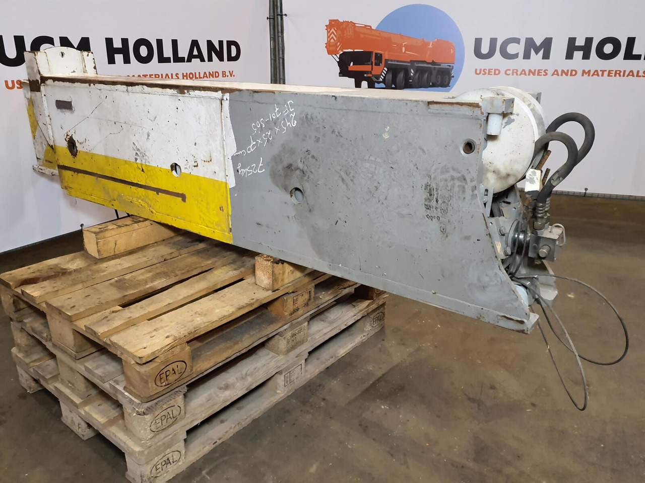 Liebherr LTM 1090-2 outrigger beam rear - Suspensión para Grúa: foto 3 Liebherr LTM 1090-2 outrigger beam rear - Suspensión para Grúa: foto 3