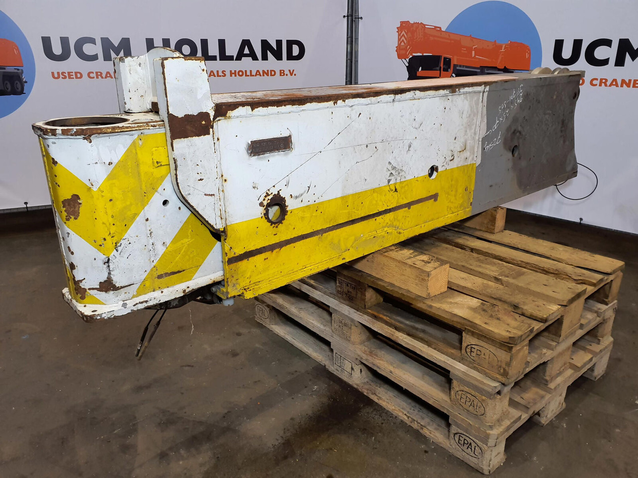 Liebherr LTM 1090-2 outrigger beam rear - Suspensión para Grúa: foto 2 Liebherr LTM 1090-2 outrigger beam rear - Suspensión para Grúa: foto 2