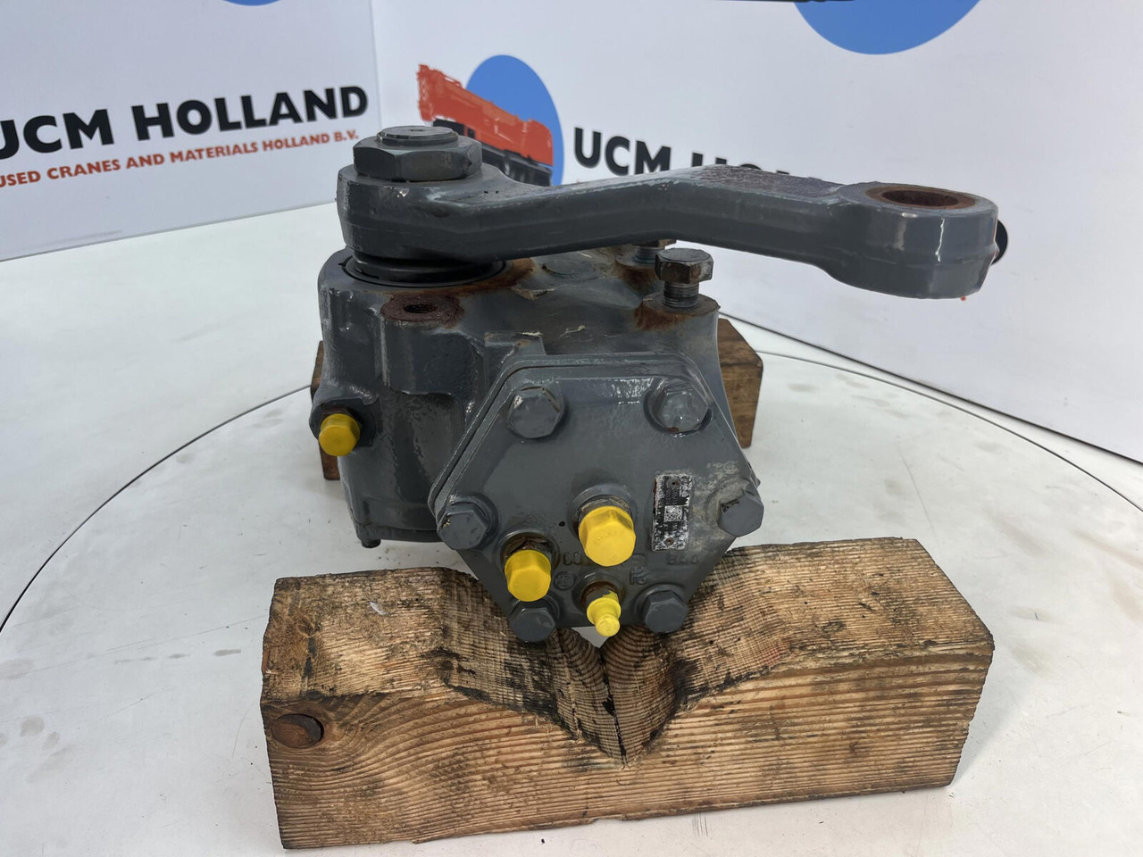 Liebherr LTM 1130-5.1 steering box - Caja de dirección para Autogrúa: foto 4 Liebherr LTM 1130-5.1 steering box - Caja de dirección para Autogrúa: foto 4