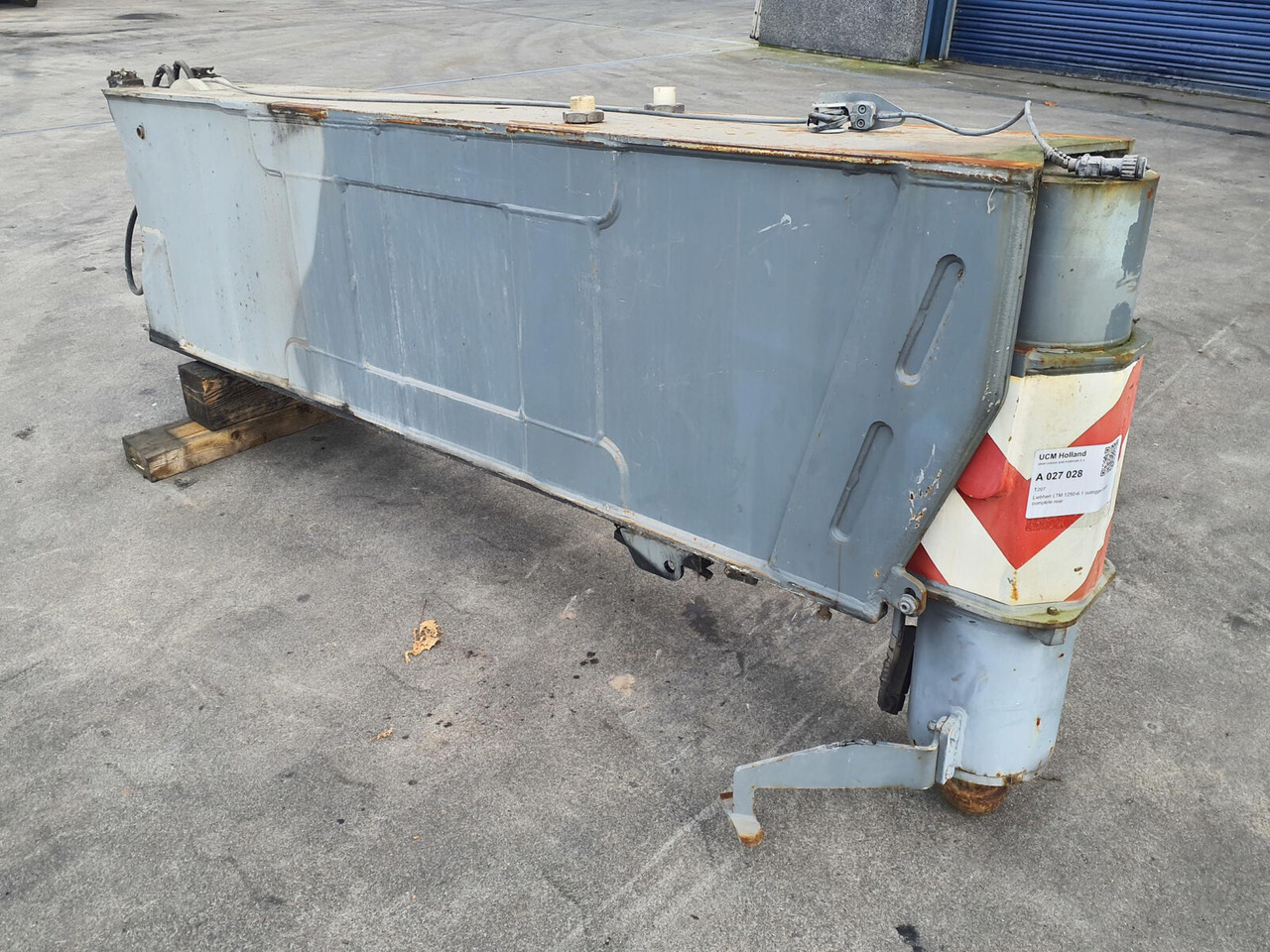 Liebherr LTM 1250-6.1 outrigger beam complete rear - Suspensión para Grúa: foto 2 Liebherr LTM 1250-6.1 outrigger beam complete rear - Suspensión para Grúa: foto 2