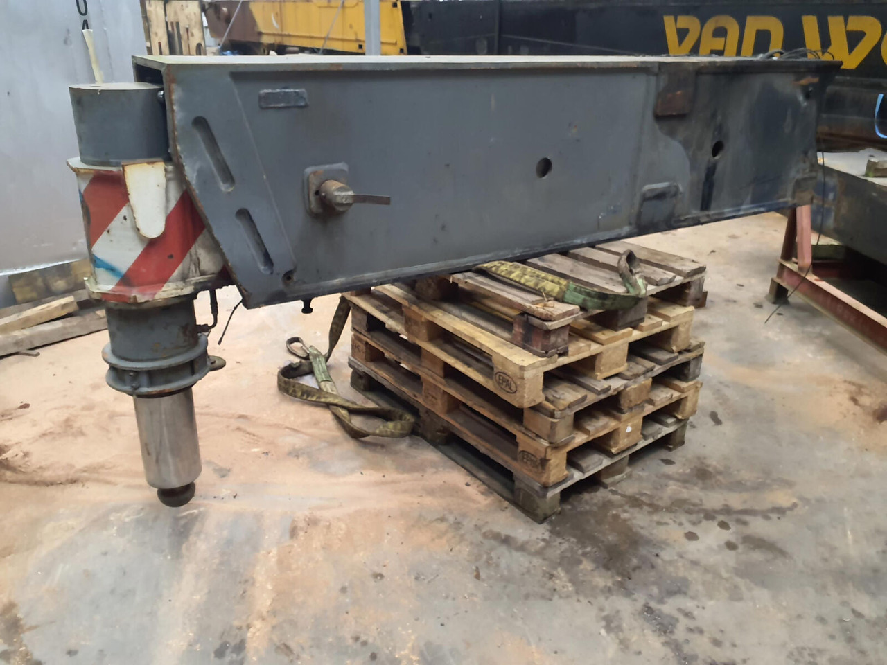 Liebherr LTM 1300 outrigger complete rear L - Suspensión para Autogrúa: foto 2 Liebherr LTM 1300 outrigger complete rear L - Suspensión para Autogrúa: foto 2