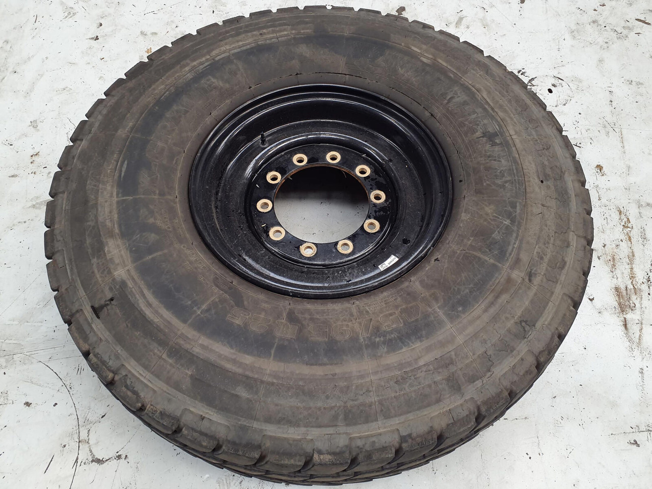 Liebherr Wheel 445/95R25 10 12 1p - Rueda completa para Grúa: foto 2 Liebherr Wheel 445/95R25 10 12 1p - Rueda completa para Grúa: foto 2