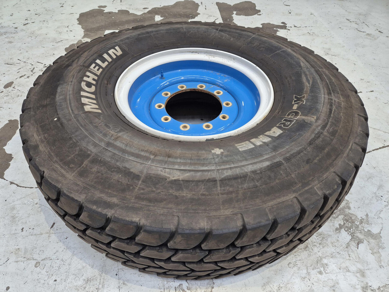Liebherr Wheel 445/95R25 10 12 1p - Rueda completa para Grúa: foto 1 Liebherr Wheel 445/95R25 10 12 1p - Rueda completa para Grúa: foto 1