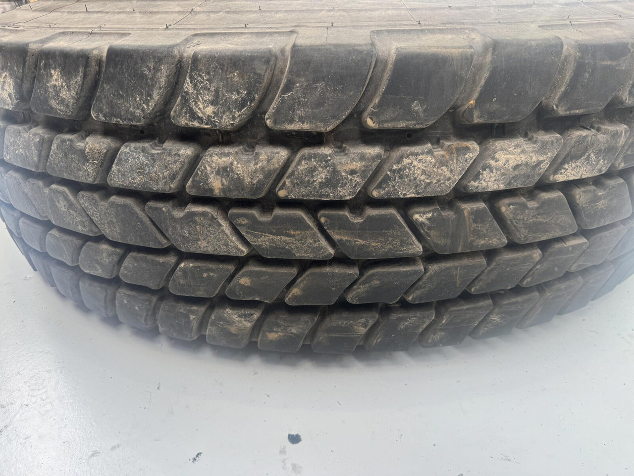 Liebherr Wheel 445/95R25 10 12 1p - Rueda completa para Grúa: foto 3 Liebherr Wheel 445/95R25 10 12 1p - Rueda completa para Grúa: foto 3