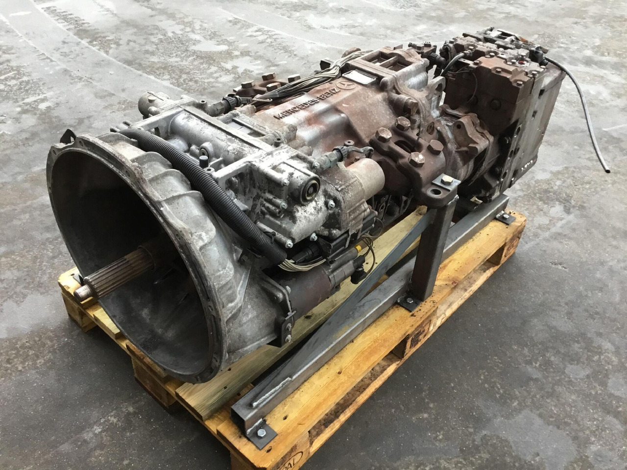 Mercedes-Benz AC 100 gearbox Mercedes benz G240-1 - Caja de cambios para Autogrúa: foto 4 Mercedes-Benz AC 100 gearbox Mercedes benz G240-1 - Caja de cambios para Autogrúa: foto 4