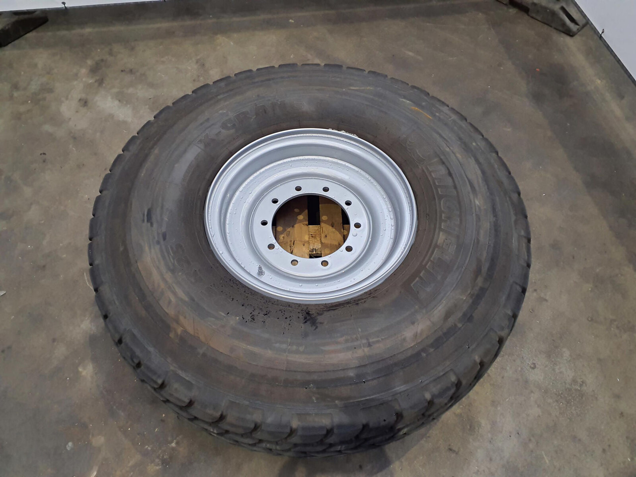 Michelin Wheel 445/95R25 10 12.3 1p - Rueda completa para Grúa: foto 1 Michelin Wheel 445/95R25 10 12.3 1p - Rueda completa para Grúa: foto 1