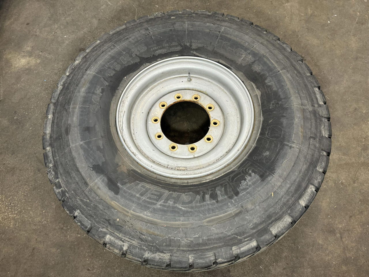 Michelin Wheel 445/95R25 10 12.3 1p - Rueda completa para Grúa: foto 1 Michelin Wheel 445/95R25 10 12.3 1p - Rueda completa para Grúa: foto 1