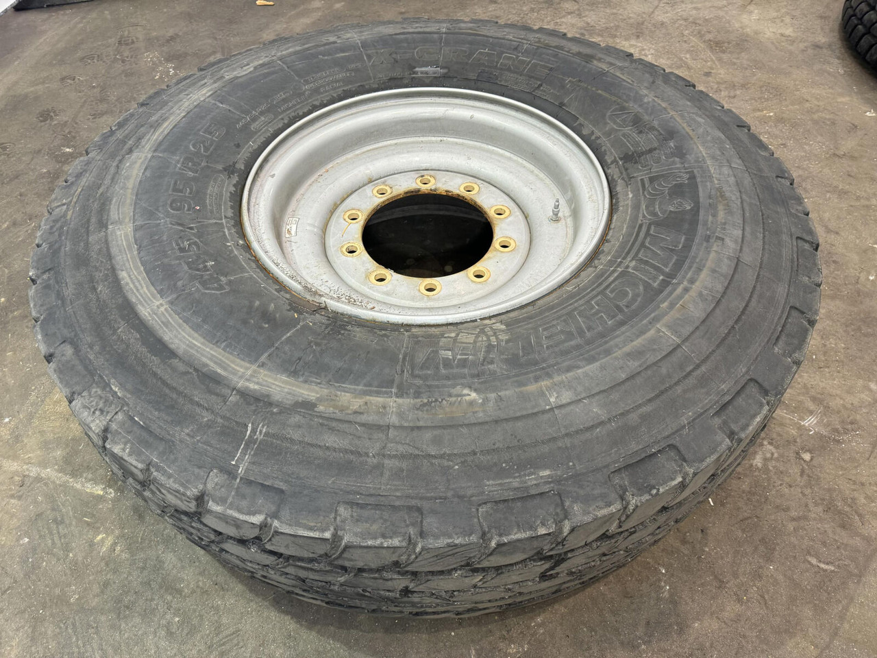 Michelin Wheel 445/95R25 10 12.3 1p - Rueda completa para Grúa: foto 2 Michelin Wheel 445/95R25 10 12.3 1p - Rueda completa para Grúa: foto 2