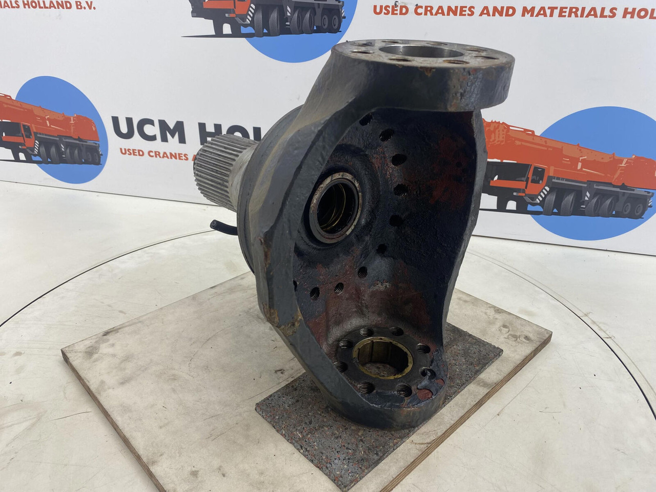 PPM 250 ATT Steering knuckle 16 holes axle 1 - Mangueta para Autogrúa: foto 4 PPM 250 ATT Steering knuckle 16 holes axle 1 - Mangueta para Autogrúa: foto 4