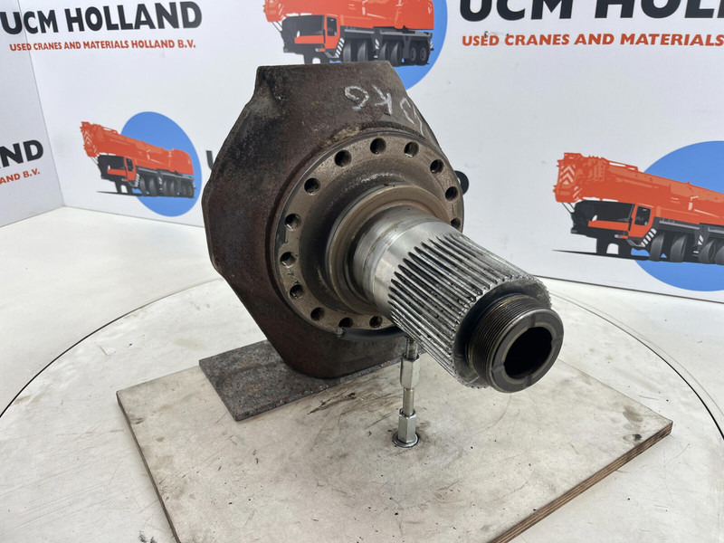 Terex AC 155 steering knuckle 16 holes axle 3 - Mangueta: foto 3 Terex AC 155 steering knuckle 16 holes axle 3 - Mangueta: foto 3