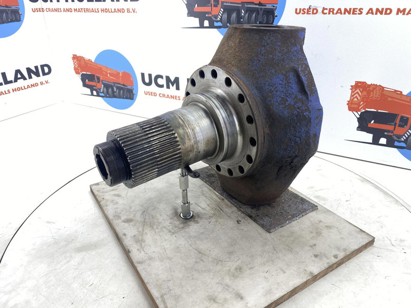Terex AC 205 Steering knuckle 16 holes - Mangueta para Grúa: foto 1 Terex AC 205 Steering knuckle 16 holes - Mangueta para Grúa: foto 1