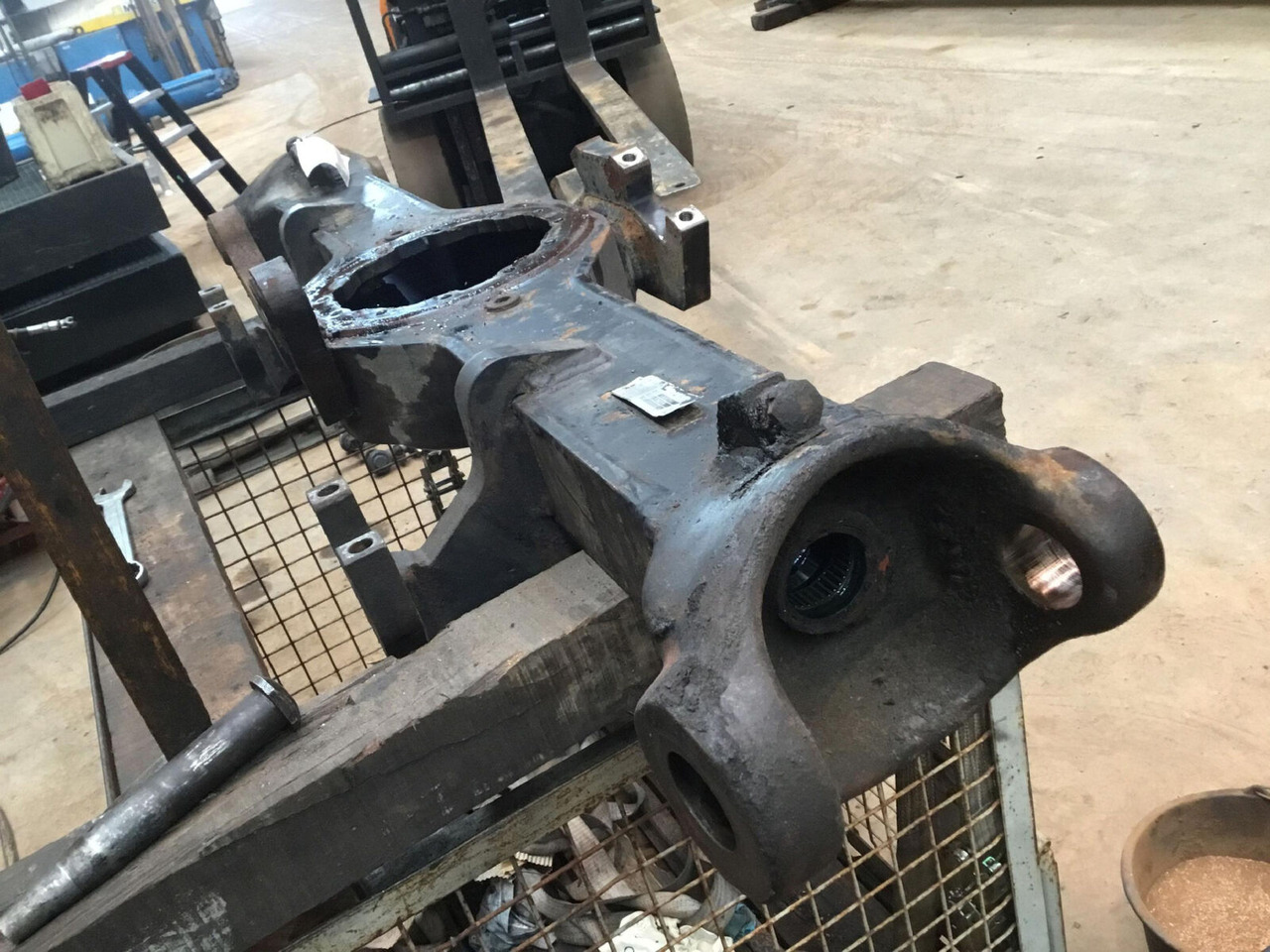 Terex AC 205 axle housing axle 4 - Eje y piezas para Autogrúa: foto 2 Terex AC 205 axle housing axle 4 - Eje y piezas para Autogrúa: foto 2