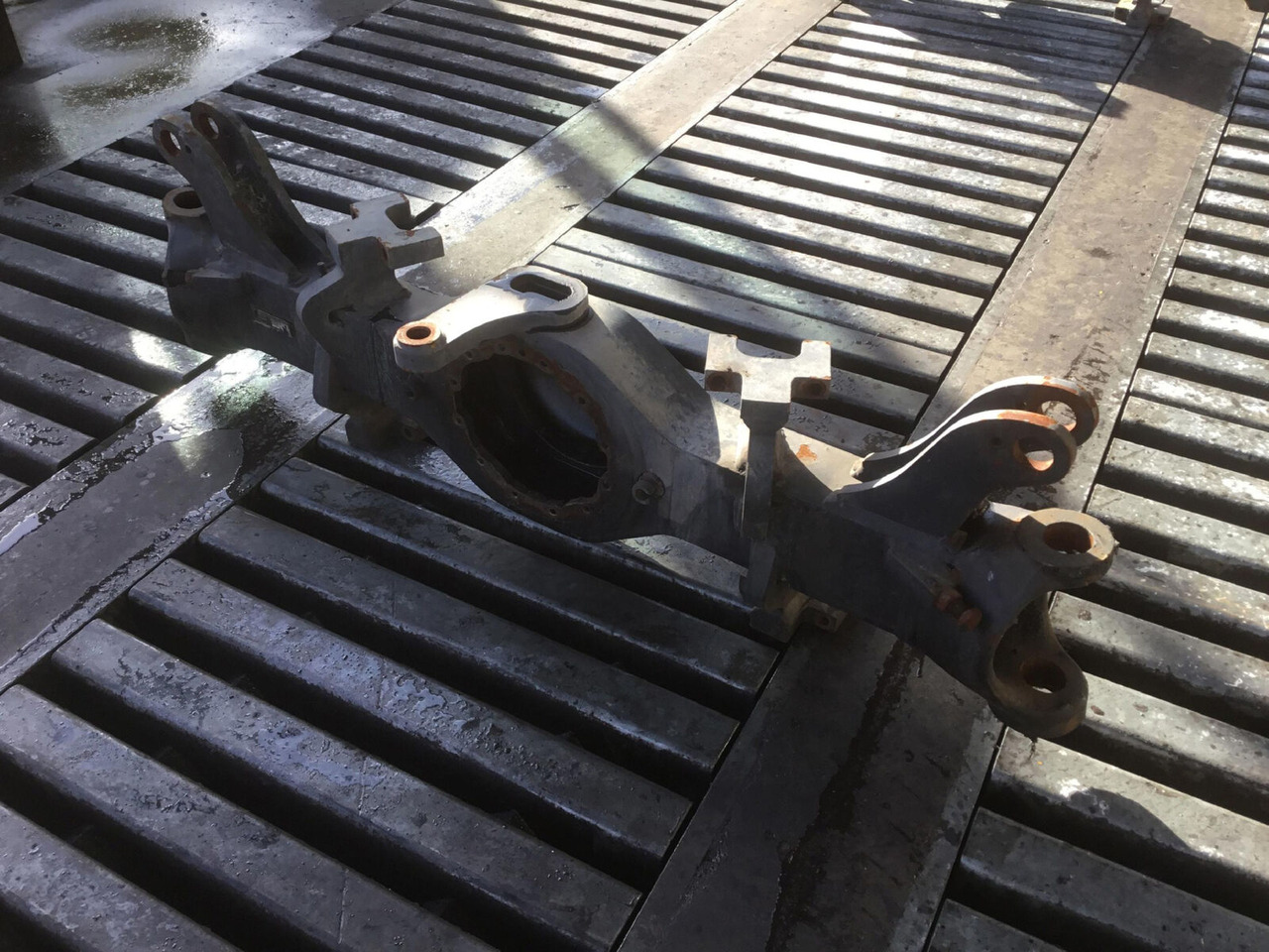 Terex AC 35 axle housing axle 1 - Eje y piezas para Autogrúa: foto 3 Terex AC 35 axle housing axle 1 - Eje y piezas para Autogrúa: foto 3