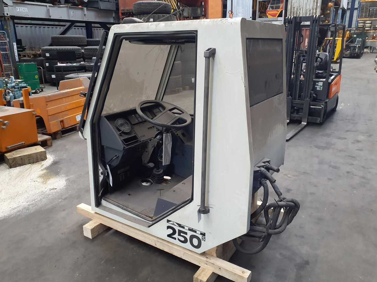 Terex PPM ATT 250 lower cabin - Cabina para Autogrúa: foto 3 Terex PPM ATT 250 lower cabin - Cabina para Autogrúa: foto 3