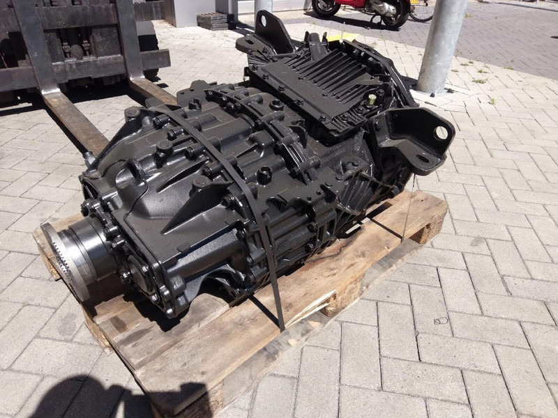 ZF LTM 1055-3.2 gearbox Astronic 12 AS 2302 - Caja de cambios para Grúa: foto 4 ZF LTM 1055-3.2 gearbox Astronic 12 AS 2302 - Caja de cambios para Grúa: foto 4