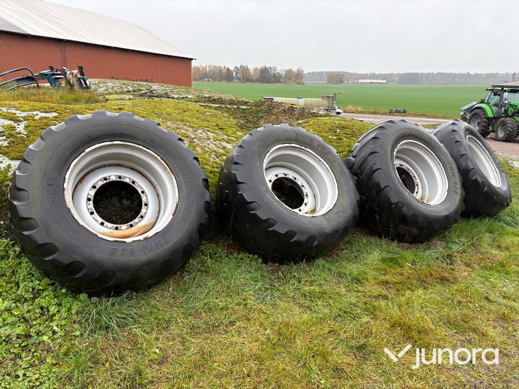 Däck - Trelleborg Twin 428 med fälg - Neumático: foto 1 Däck - Trelleborg Twin 428 med fälg - Neumático: foto 1