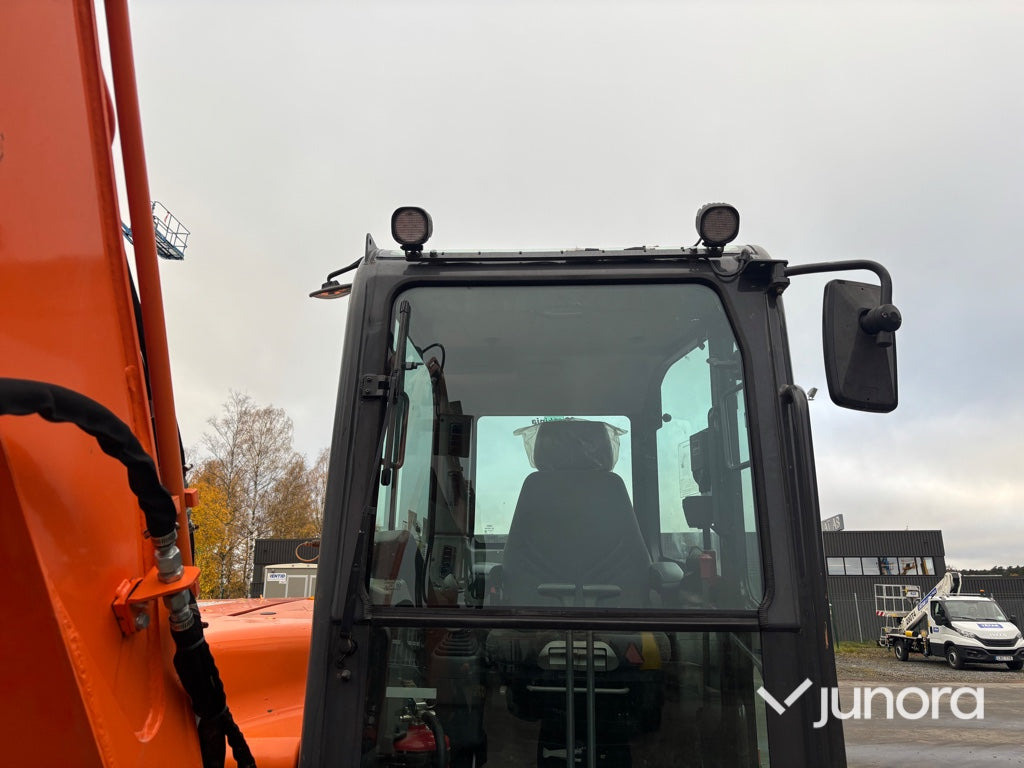 Excavadora de cadenas Grävmaskin - Doosan DX85R-3: foto 12