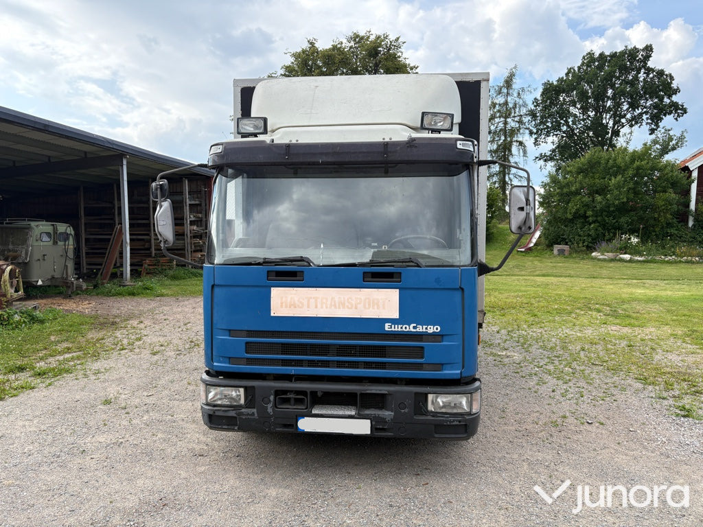Hästtransport Iveco EuroCargo 85E18 - Camión para caballos: foto 3 Hästtransport Iveco EuroCargo 85E18 - Camión para caballos: foto 3