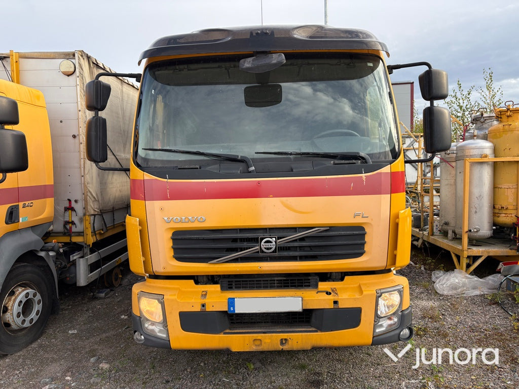 Lastbil - Volvo FL-280 4*2 - Camión lona: foto 2 Lastbil - Volvo FL-280 4*2 - Camión lona: foto 2