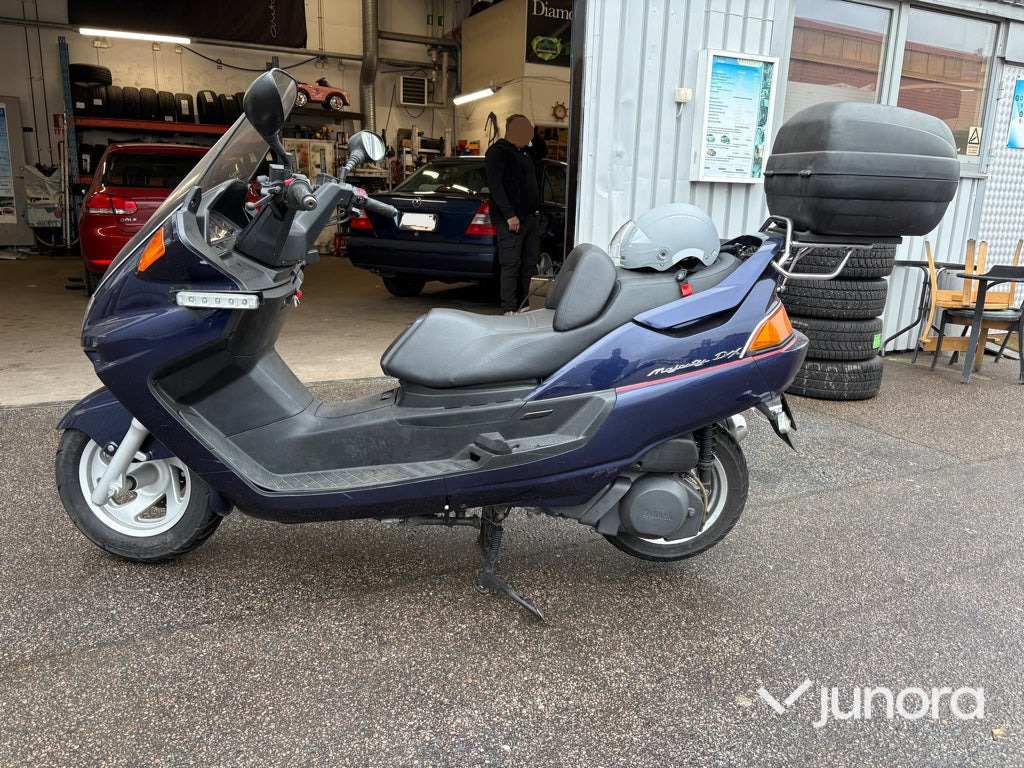 Motorcykel Yamaha YP250D SG 02 - Motocicleta: foto 5 Motorcykel Yamaha YP250D SG 02 - Motocicleta: foto 5