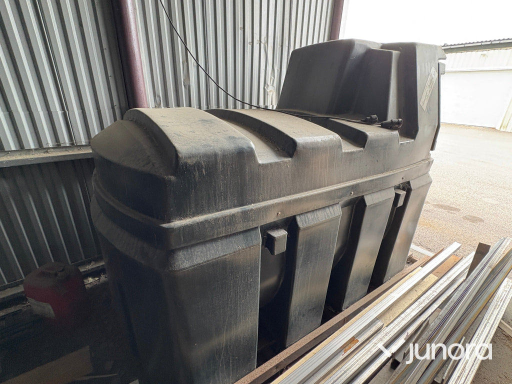 Titan Eco Fuelmaster - Tanque de almacenamiento: foto 1 Titan Eco Fuelmaster - Tanque de almacenamiento: foto 1