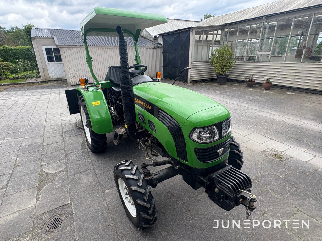 Traktor Europard 254 - Tractor: foto 3 Traktor Europard 254 - Tractor: foto 3