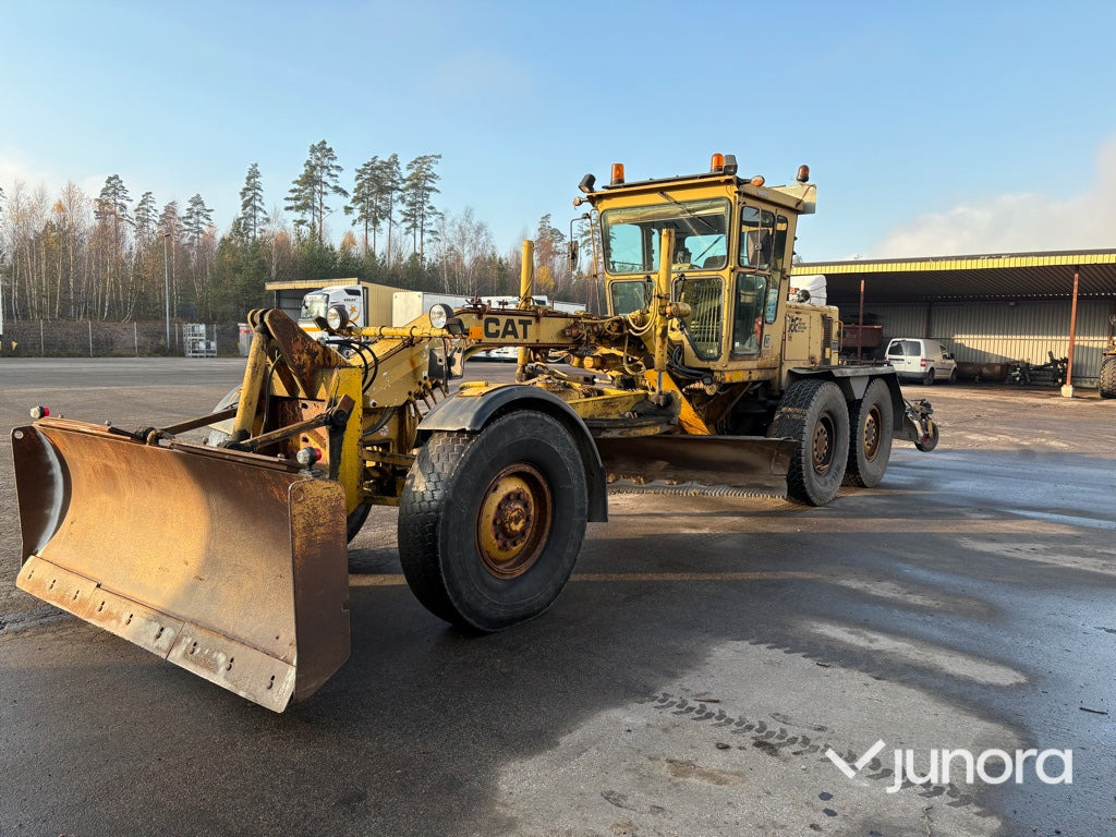 Vägskrapa - Caterpillar, 120G - Mototraílla: foto 1 Vägskrapa - Caterpillar, 120G - Mototraílla: foto 1