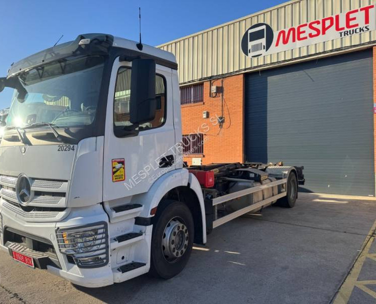 Mercedes Antos 1843 - Camión multibasculante: foto 1 Mercedes Antos 1843 - Camión multibasculante: foto 1