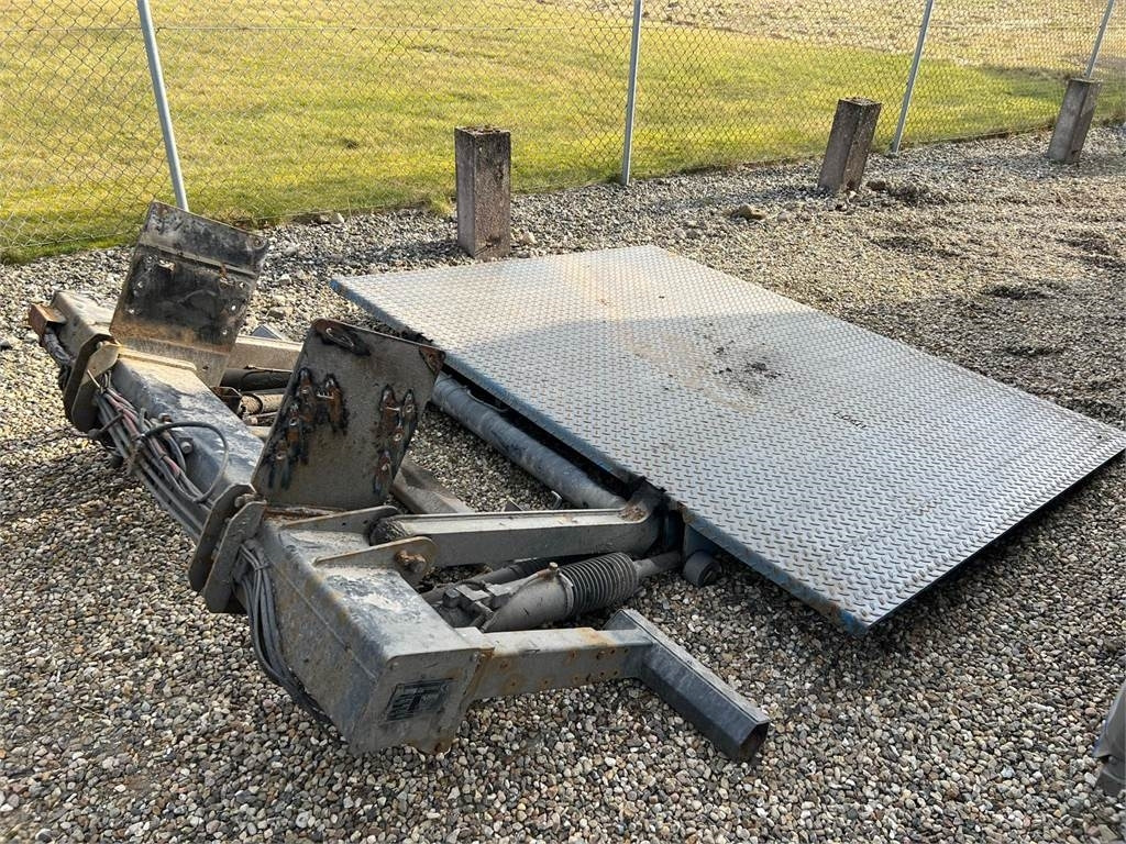 7,5 mtr alu fragtlad - Zepro Z2500-150 MA lift - Caja cerrada: foto 3 7,5 mtr alu fragtlad - Zepro Z2500-150 MA lift - Caja cerrada: foto 3