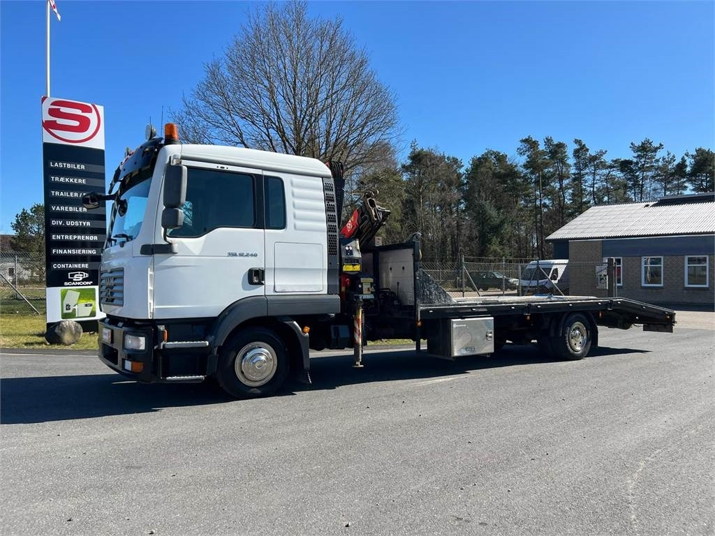 MAN TGL 12-240 4x2 BL - Fassi kran - Camión portavehículos: foto 1 MAN TGL 12-240 4x2 BL - Fassi kran - Camión portavehículos: foto 1