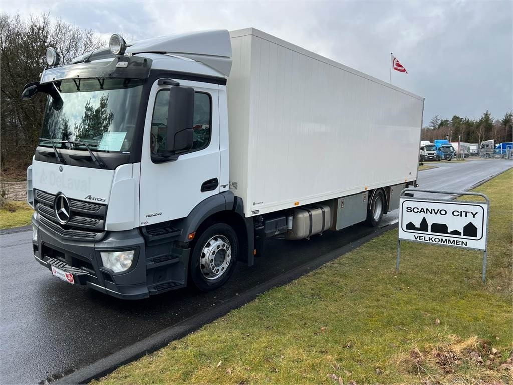 Mercedes-Benz Antos 1824 LnR - Camión caja cerrada: foto 1 Mercedes-Benz Antos 1824 LnR - Camión caja cerrada: foto 1