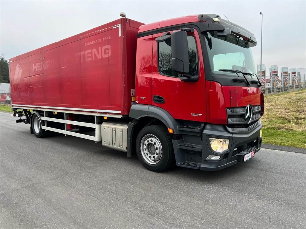 Mercedes-Benz Antos 1827 LnR - Camión caja cerrada: foto 3 Mercedes-Benz Antos 1827 LnR - Camión caja cerrada: foto 3