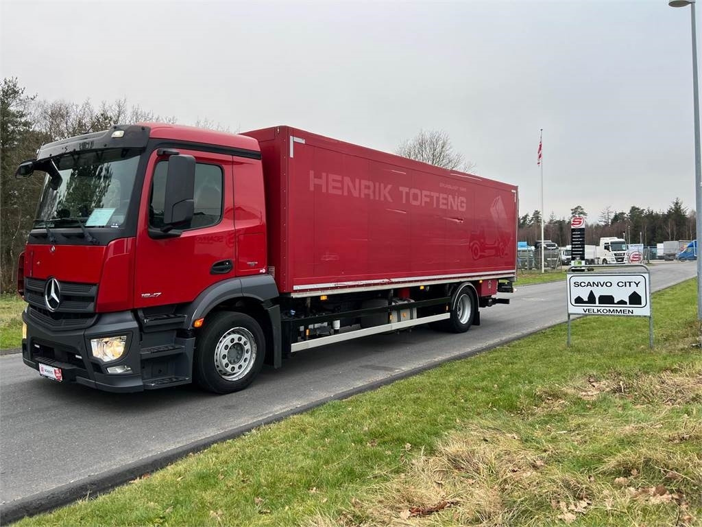 Mercedes-Benz Antos 1827 LnR - Camión caja cerrada: foto 1 Mercedes-Benz Antos 1827 LnR - Camión caja cerrada: foto 1