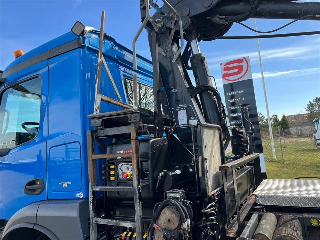 Mercedes-Benz Antos 2546 - Hiab 192 E kran - Camión portacontenedor de cadenas: foto 4 Mercedes-Benz Antos 2546 - Hiab 192 E kran - Camión portacontenedor de cadenas: foto 4
