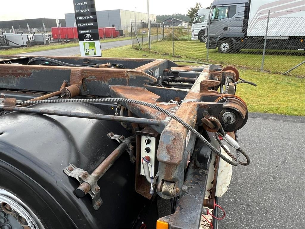 Mercedes-Benz Antos 2546 L - Camión portacontenedor de cadenas: foto 5 Mercedes-Benz Antos 2546 L - Camión portacontenedor de cadenas: foto 5