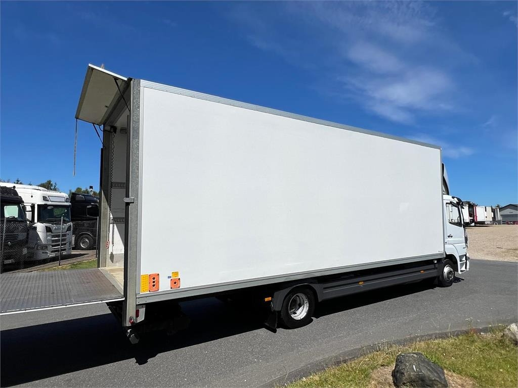Mercedes-Benz Atego 1224 LnR - Camión caja cerrada: foto 3 Mercedes-Benz Atego 1224 LnR - Camión caja cerrada: foto 3