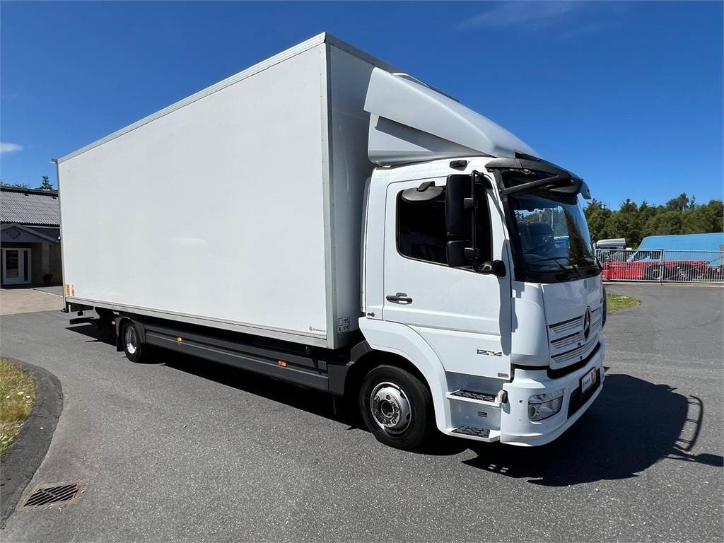 Mercedes-Benz Atego 1224 LnR - Camión caja cerrada: foto 5 Mercedes-Benz Atego 1224 LnR - Camión caja cerrada: foto 5