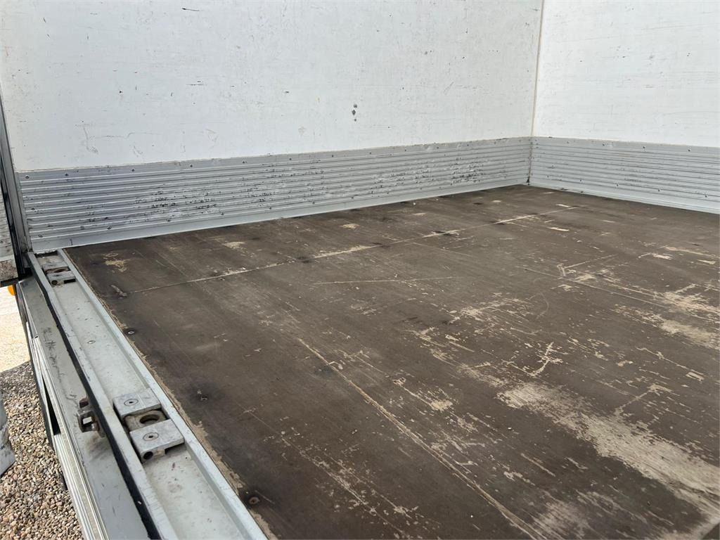 Volvo FE320 18 ton - Camión frigorífico: foto 5 Volvo FE320 18 ton - Camión frigorífico: foto 5