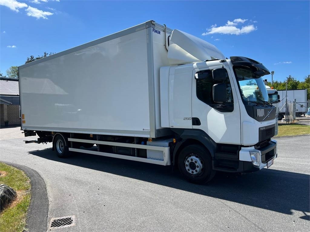 Volvo FL 16 ton 250HK - Camión caja cerrada: foto 3 Volvo FL 16 ton 250HK - Camión caja cerrada: foto 3