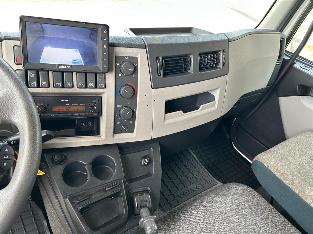 Camión frigorífico Volvo FL 250 16 ton: foto 8