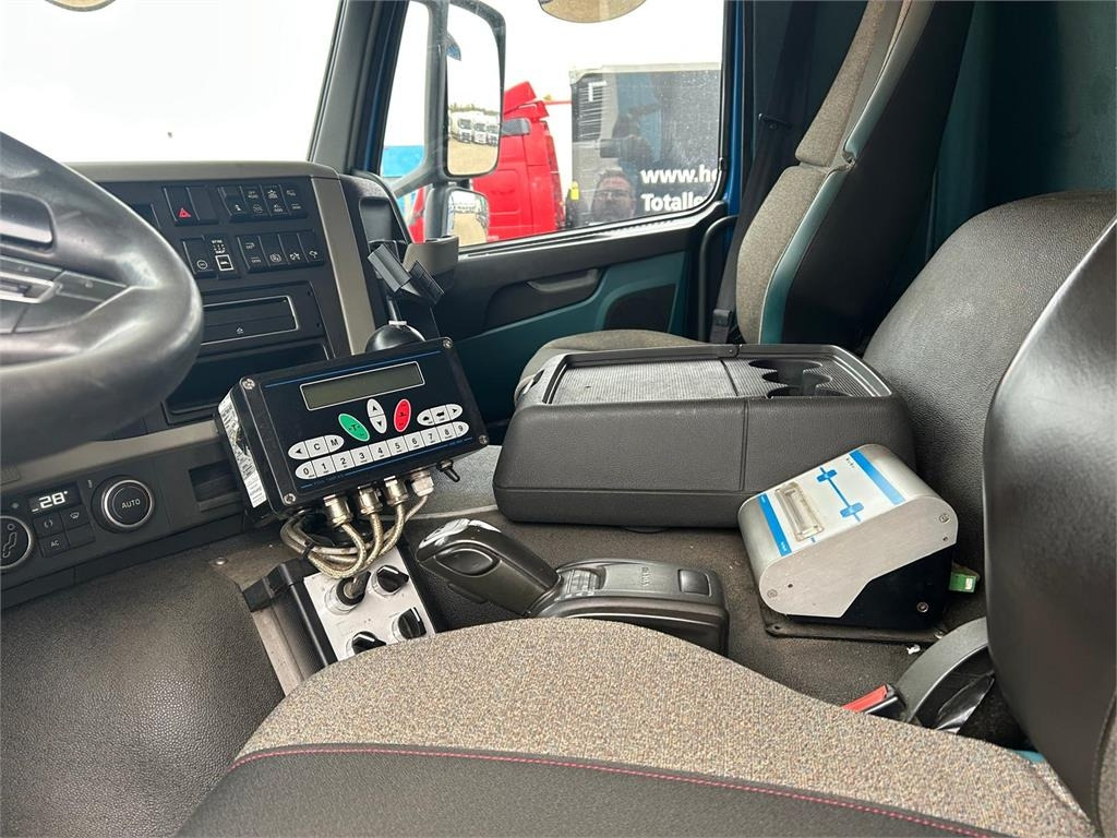 Volvo FM420 8x2*6 Trippel NTM 25m3 - Camión de basura: foto 3 Volvo FM420 8x2*6 Trippel NTM 25m3 - Camión de basura: foto 3