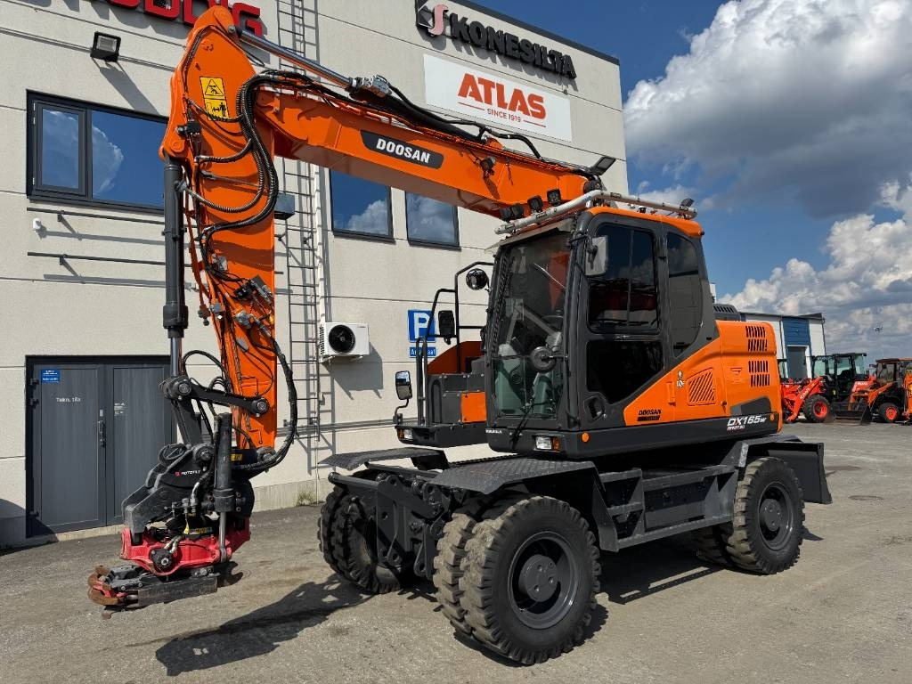 Doosan DX165W-5 PYÖRITTÄJÄLLÄ - Excavadora de ruedas: foto 2 Doosan DX165W-5 PYÖRITTÄJÄLLÄ - Excavadora de ruedas: foto 2