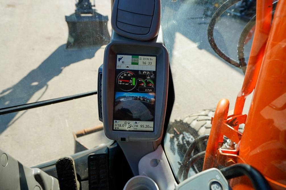 Excavadora de ruedas Hitachi ZX 140 W-6: foto 48