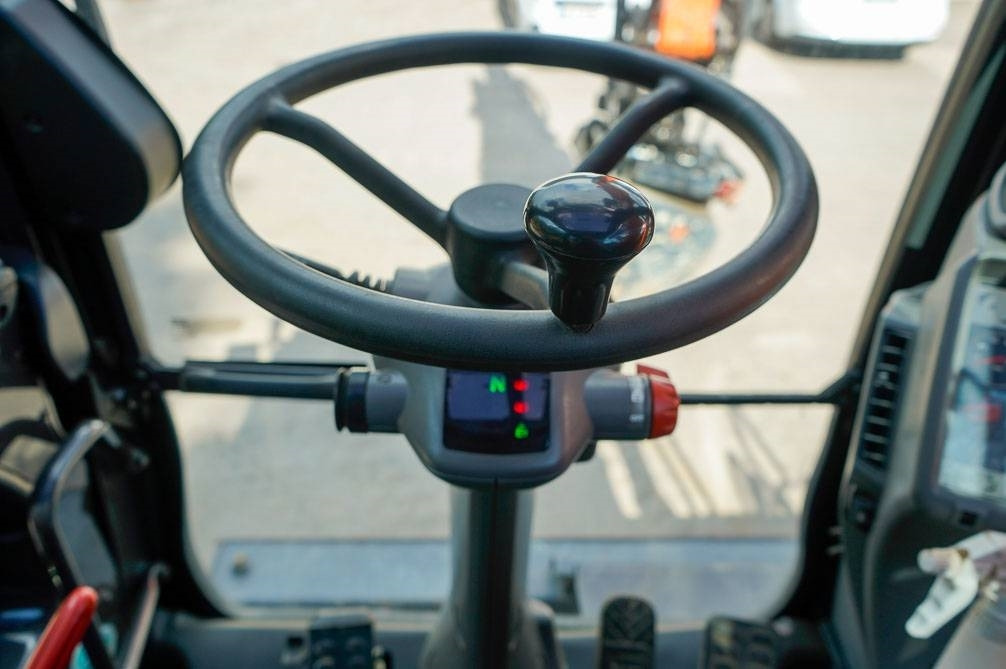 Excavadora de ruedas Hitachi ZX 140 W-6: foto 27
